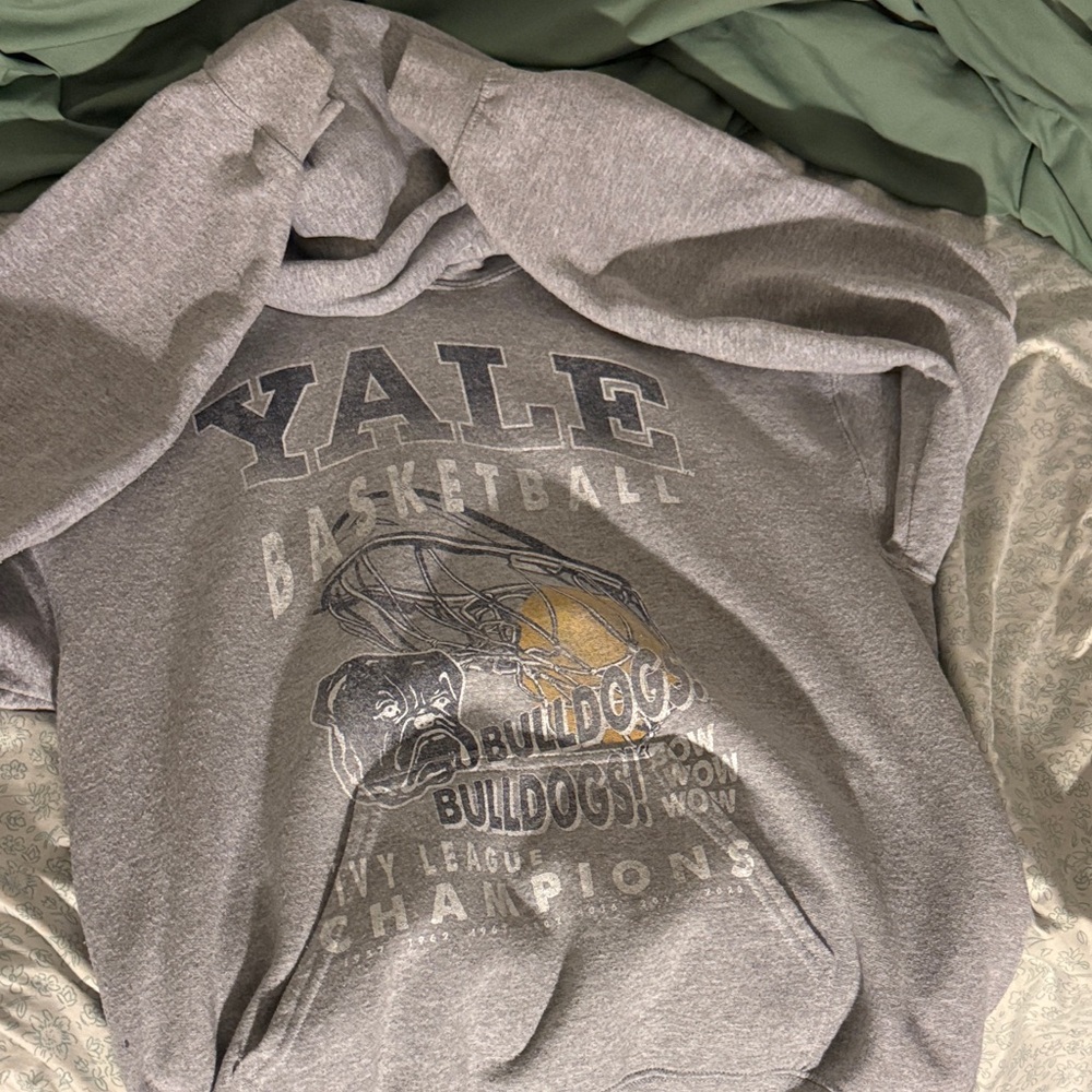 Yale Gray Bulldogs Sweatshirt